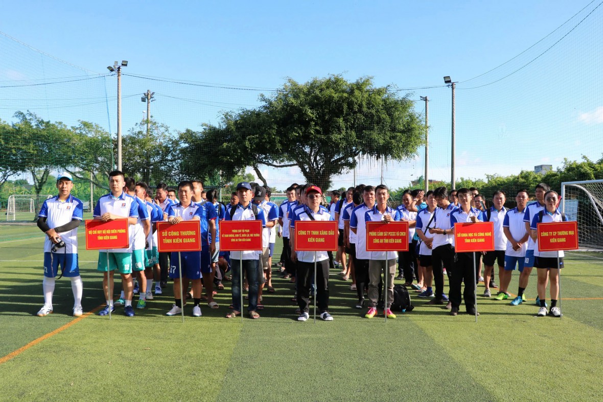 Công ty TNHH Xăng dầu Kiên Giang tổ chức Hội thao giao lưu chào mừng Tháng Công nhân năm 2025