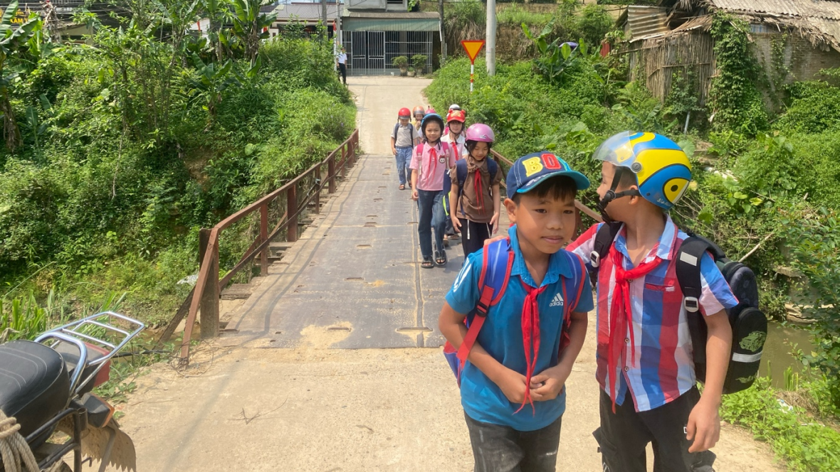 Yên Bái: Hiểm họa cây cầu xuống cấp, người dân lo lắng, bất an