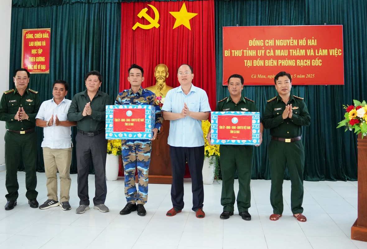 Lãnh đạo Cà Mau khảo sát, làm việc với các lực lượng làm nhiệm vụ trên tuyến biên giới