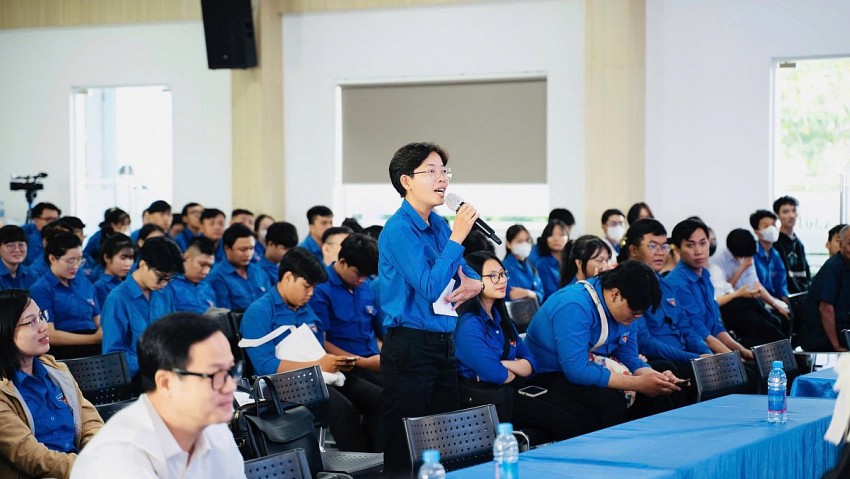 Các doanh nhân cho rằng, startup Việt rất sáng tạo nhưng lại hay “chạy trước luật”.