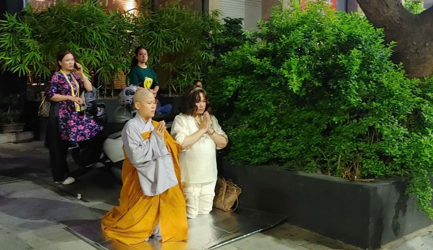 Hàng ngàn Phật tử hoan hỉ 