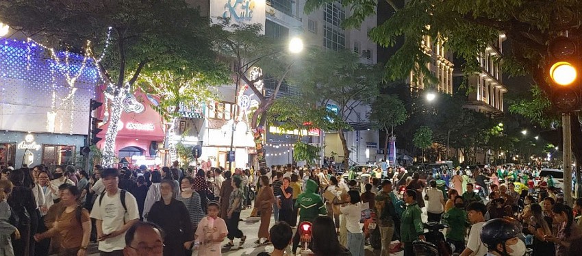 Hàng ngàn Phật tử hoan hỉ 