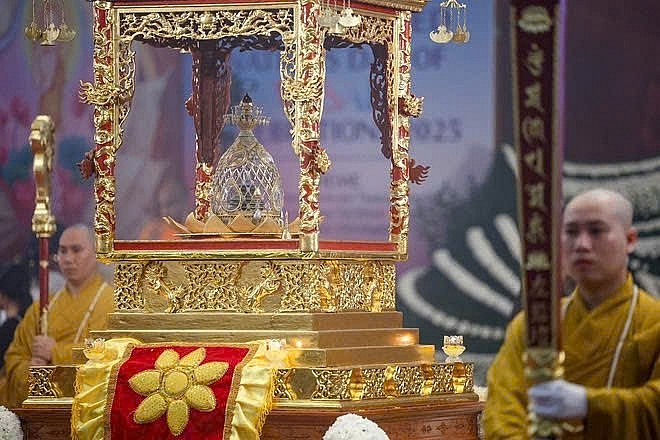 Hàng ngàn Phật tử hoan hỉ 