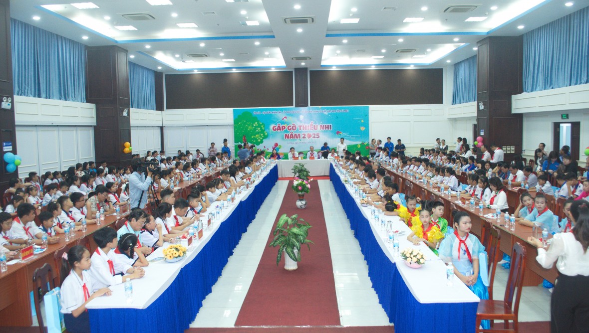 Lãnh đạo tỉnh Cà Mau gặp gỡ, lắng nghe  tâm tư của thiếu nhi