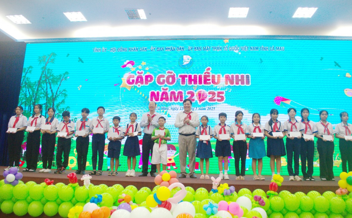 Lãnh đạo tỉnh Cà Mau gặp gỡ, lắng nghe  tâm tư của thiếu nhi