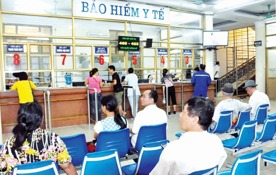 Bộ Y tế vừa có văn bản chỉ đạo triển khai thực hiện đăng ký khám chữa bệnh ban đầu, chuyển cơ sở khám bệnh, chữa bệnh và phiếu hẹn khám lại. Ảnh: SKĐS