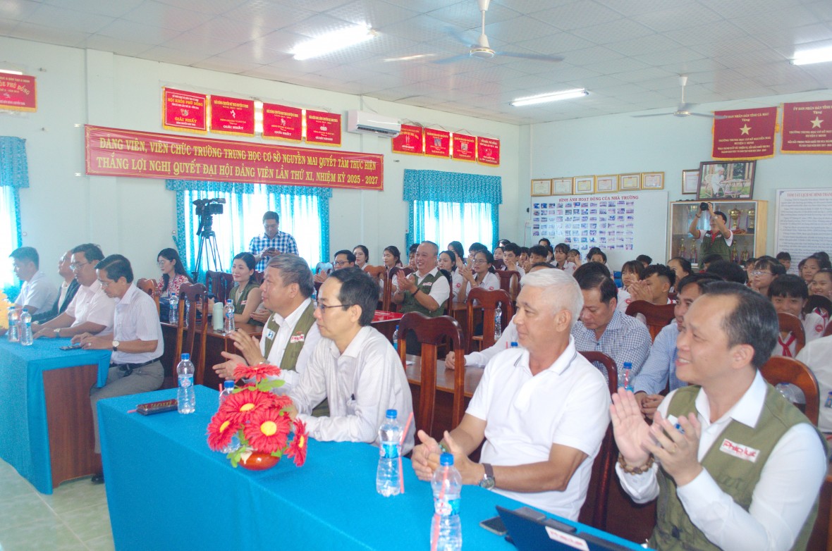 Lễ phát động Cuộc thi trực tuyến ATGT và đưa nước sạch đến học đường ở Cà Mau