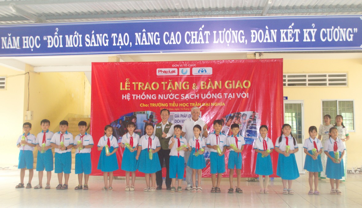 Lễ phát động Cuộc thi trực tuyến ATGT và đưa nước sạch đến học đường ở Cà Mau