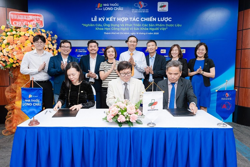 Đại diện các bên ký kết hợp tác.