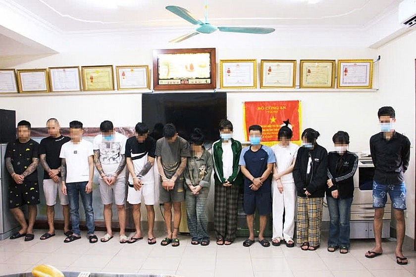 Các đối tượng trên.