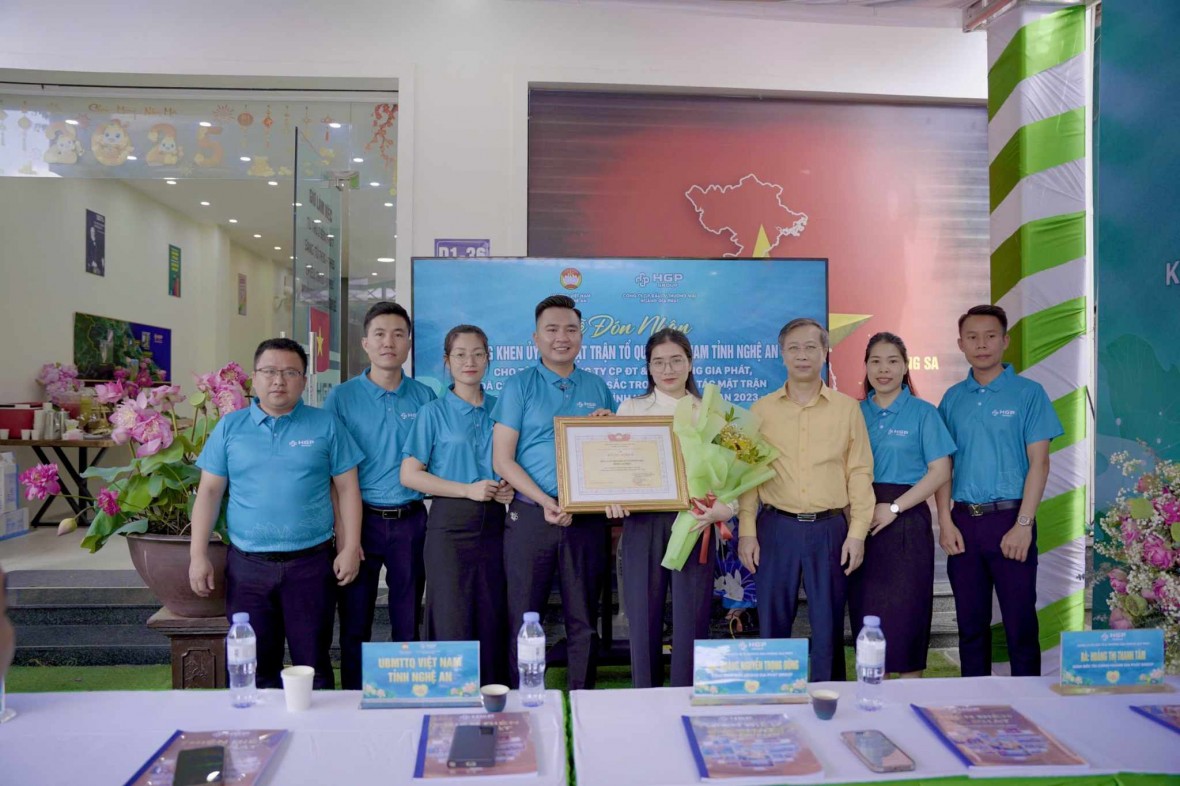 Trao tặng Bằng khen của UBMTTQ Việt Nam tỉnh Nghệ An cho Hoàng Gia Phát Group. Trao tặng Bằng khen của UBMTTQ Việt Nam tỉnh Nghệ An cho Hoàng Gia Phát Group.