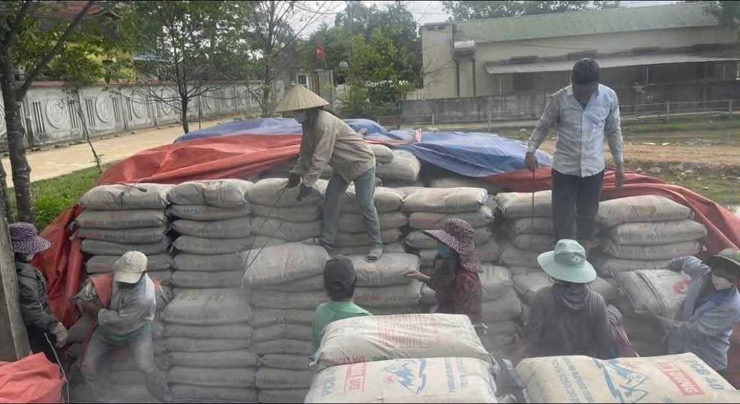 Xi măng cấp cho xã Lộc Yên chưa được sử dụng - Ảnh HT.