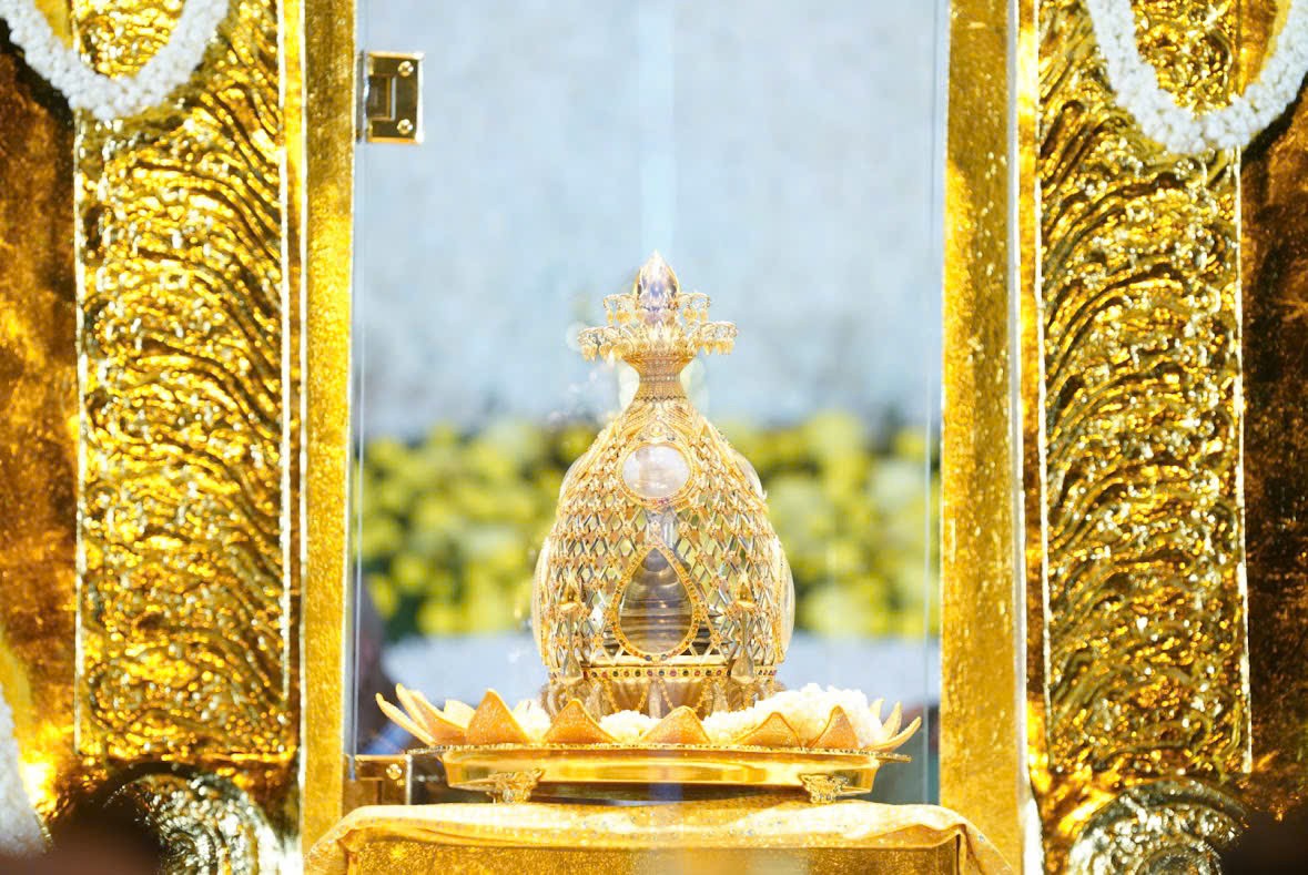 Dòng người tiếp tục đổ về nghinh cung, chiêm bái xá lợi Đức Phật tại chùa Tam Chúc