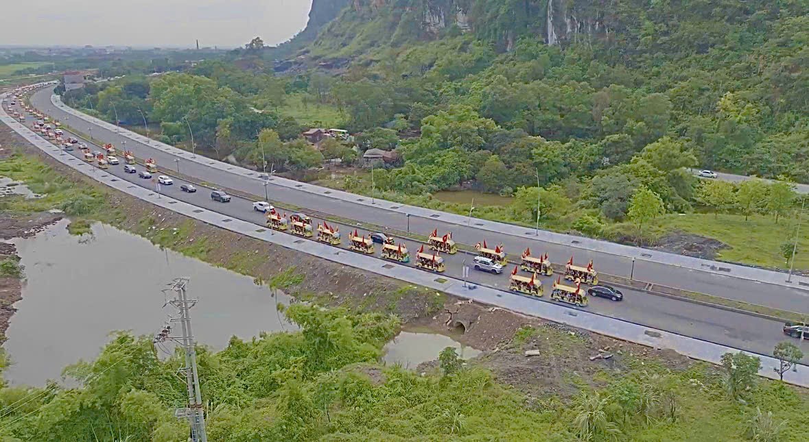 Theo lộ trình, khoảng 6h ngày 17/5, xá lợi Đức Phật được cung rước từ chùa Quán Sứ (Hà Nội) về tôn trí tại chùa Tam Chúc. Lộ trình di chuyển theo hướng quốc lộ 1A, về đến nút giao Liêm Tuyền, TP Phủ Lý, Hà Nam.