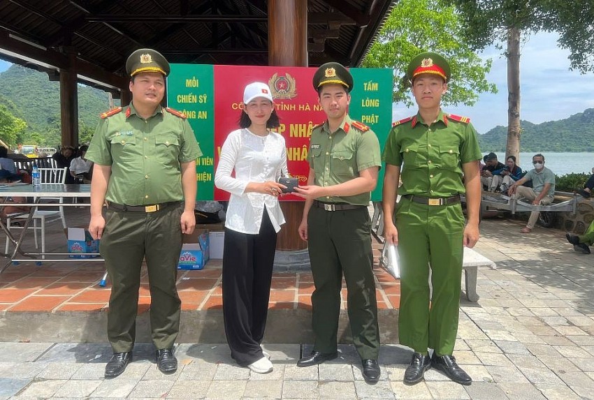 Công an Hà Nam khuyến cáo người dân cảnh giác, bảo quản tài sản khi chiêm bái Xá lợi Phật tại chùa Tam Chúc