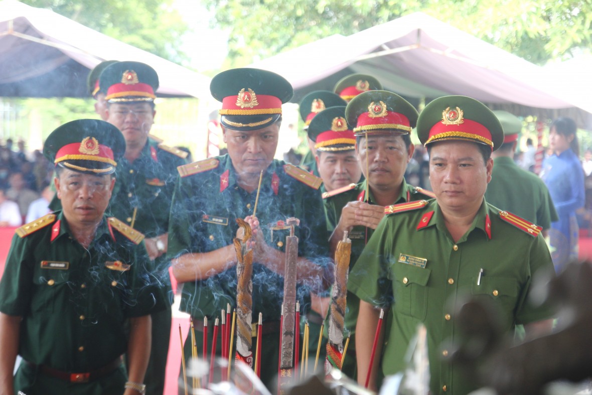 Về Bạc Liêu thăm 