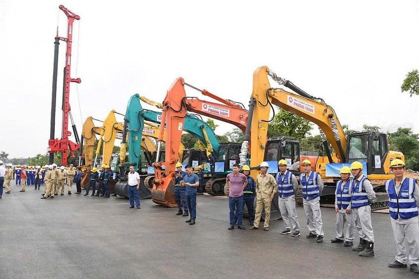 Sáng ngày 19/5 UBND TP Hà Nội đã chính thức khởi công dự án cầu Tứ Liên.