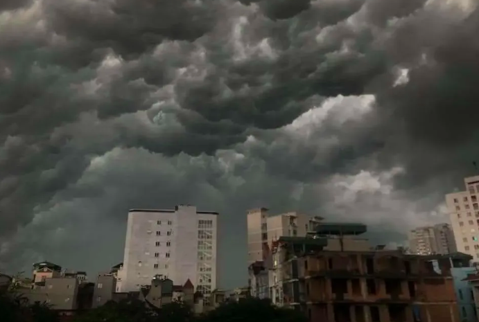 Miền Bắc xuất hiện mưa dông gây ngập úng, cảnh báo nhiều nơi có nguy cơ sạt lở, lũ quét