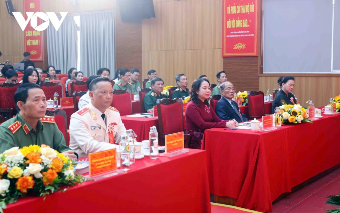 Các đại biểu dự buổi lễ