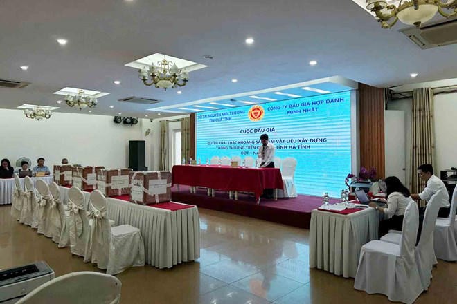 Một phiên đấu giá do Công ty Đấu giá Minh Nhật tổ chức.