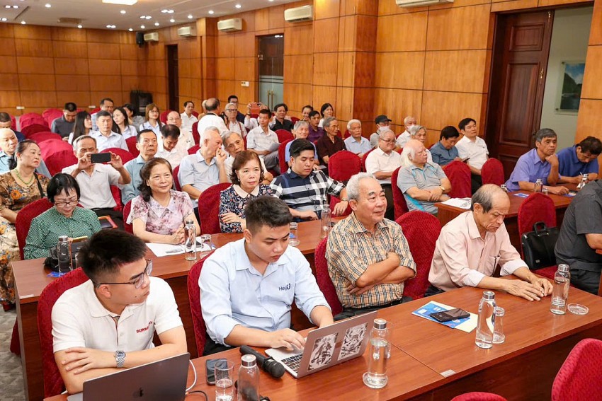 Các đại biểu dự hội nghị 