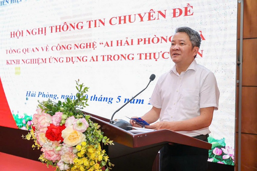 Phó Chủ tịch Liên hiệp các Hội KH&KT thành phố Nguyễn Văn Kính phát biểu khai mạc hội nghị 