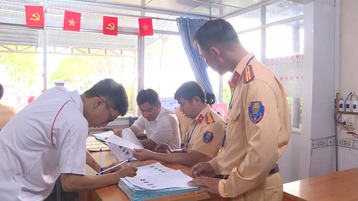 Cà Mau tổ chức thi sát hạch lái xe sau hơn 2 tháng tạm hoãn Cà Mau tổ chức thi sát hạch lái xe sau hơn 2 tháng tạm hoãn
