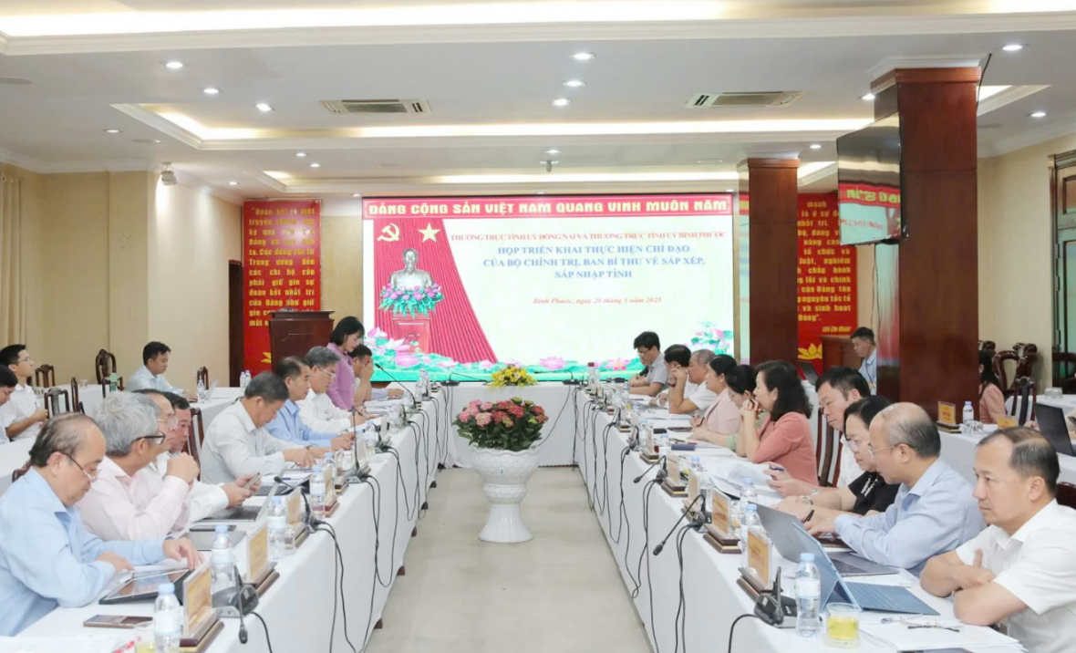 Lãnh đạo Tỉnh ủy Đồng Nai và Bình Phước họp bàn công tác tổ chức bộ máy khi sáp nhập Lãnh đạo Tỉnh ủy Đồng Nai và Bình Phước họp bàn công tác tổ chức bộ máy khi sáp nhập