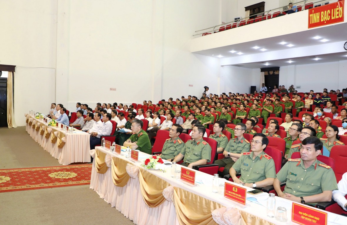 Khánh thành bàn giao 700 căn nhà cho hộ nghèo, hộ cận nghèo ở Bạc Liêu