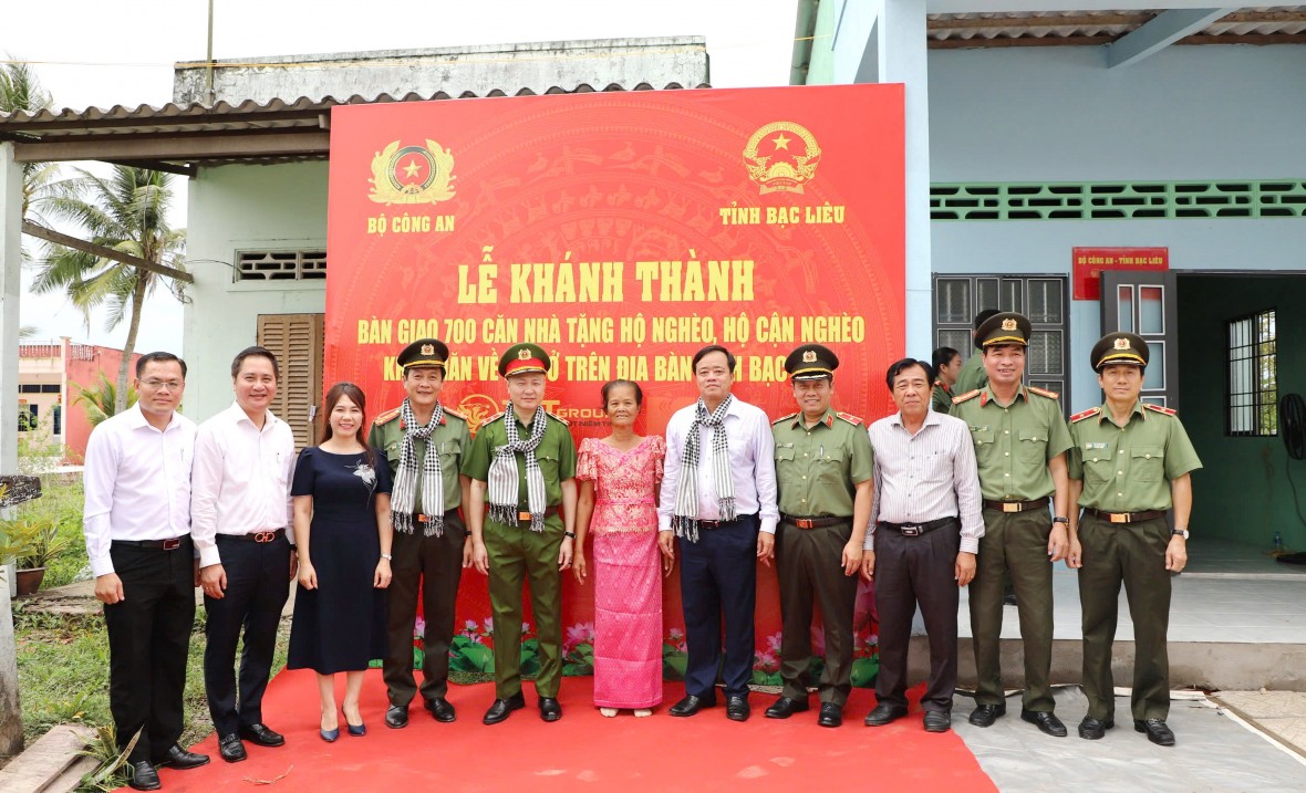 Khánh thành bàn giao 700 căn nhà cho hộ nghèo, hộ cận nghèo ở Bạc Liêu