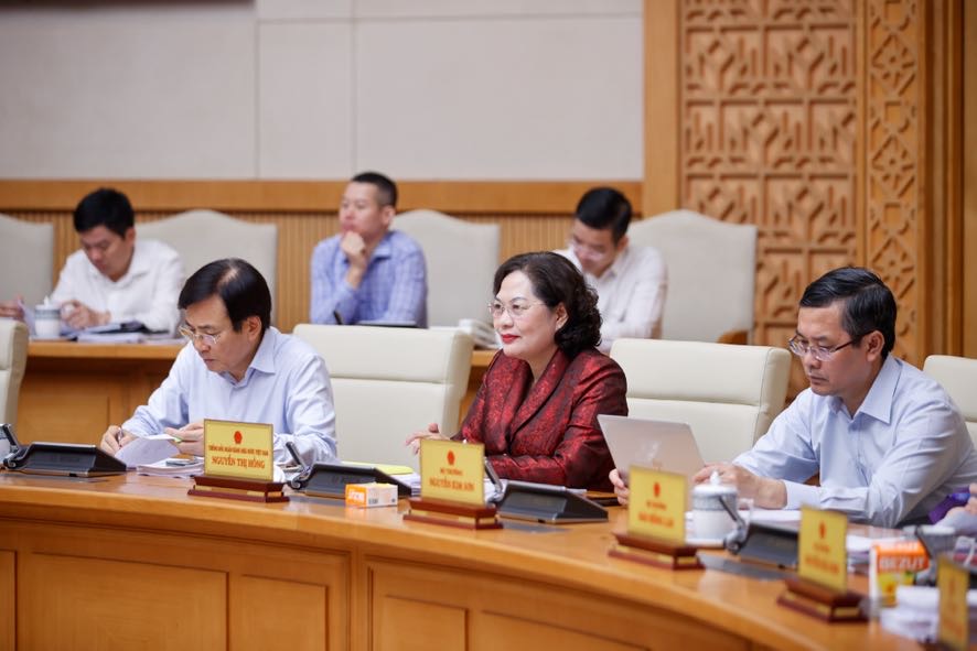 Thủ tướng: Quyết tâm cơ bản hoàn thành tháo gỡ 'điểm nghẽn' thể chế ngay trong năm 2025- Ảnh 6.