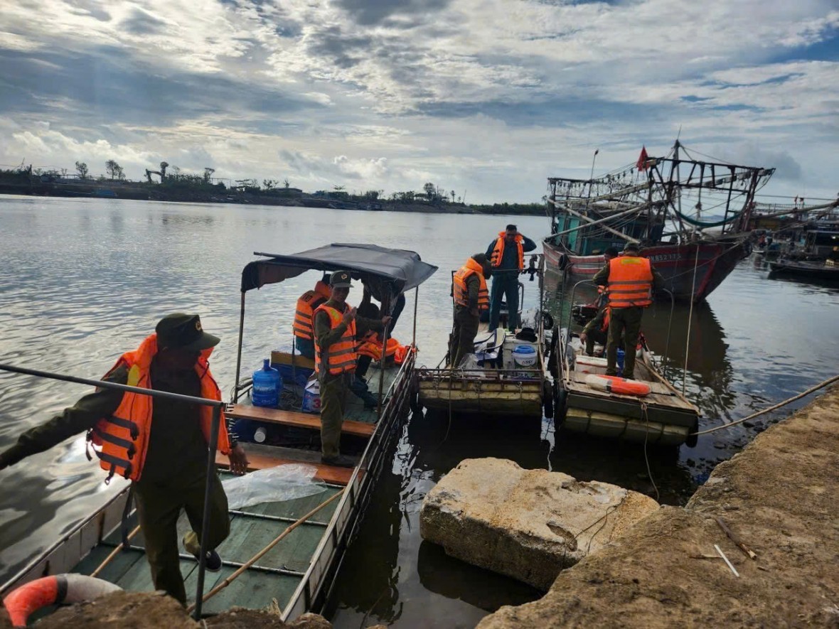 Quảng Ninh: Tiếp tục tìm kiếm nạn nhân cuối cùng mất tích do lũ cuốn ở Hải Hà