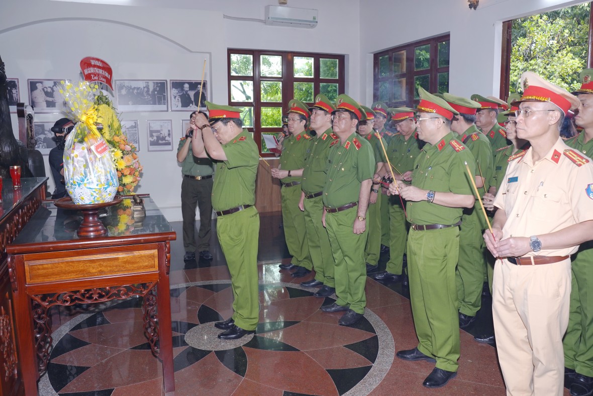 Cụm thi đua số 05 - Bộ Công an tổ chức về nguồn tại Cà Mau