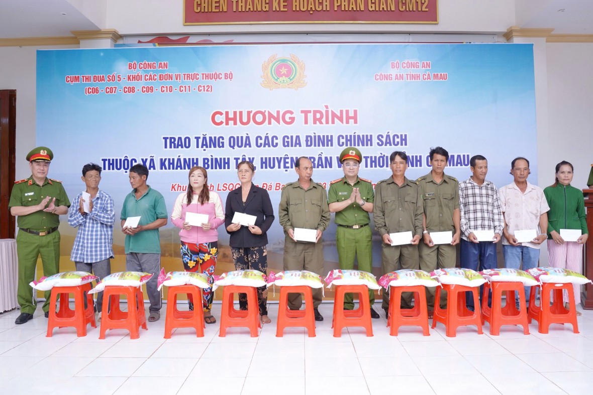 Cụm thi đua số 05 - Bộ Công an tổ chức về nguồn tại Cà Mau