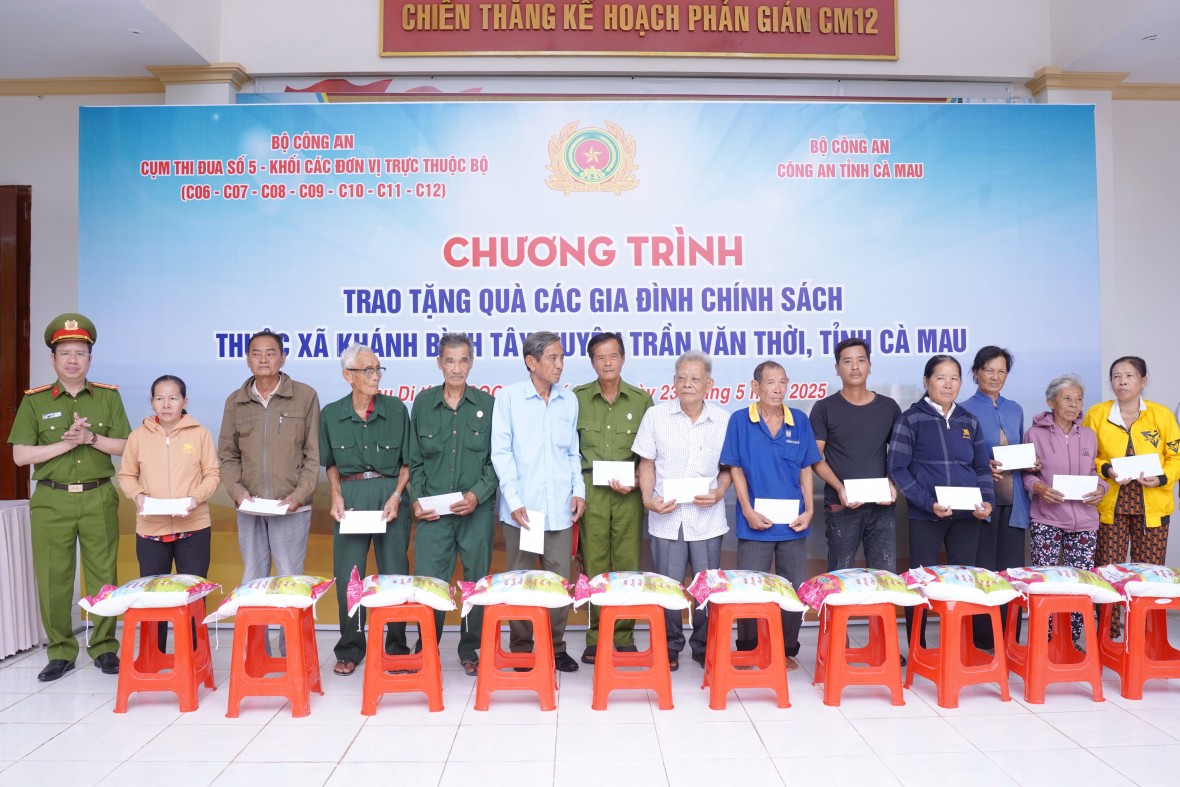 Cụm thi đua số 05 - Bộ Công an tổ chức về nguồn tại Cà Mau