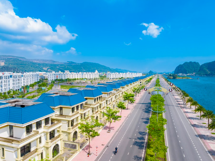 Sở hữu vị trí đắc địa sát đường chục chính view hướng ra biển.