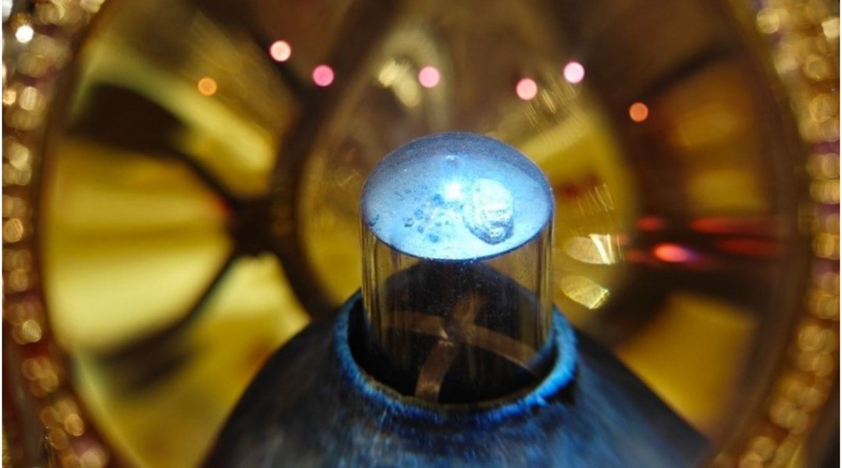 Khuyến hoá không mang lễ vật tiến cúng tại nơi chiêm bái Xá Lợi Đức Phật