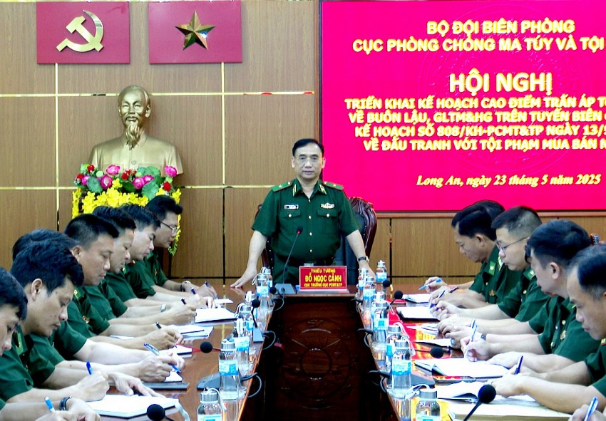 CụcKiểm tra thực hiện cao điểm đấu tranh phòng chống buôn lậu, gian lận thương mại, hàng giả trên tuyến biên giới tỉnh Long An và Tây Ninh