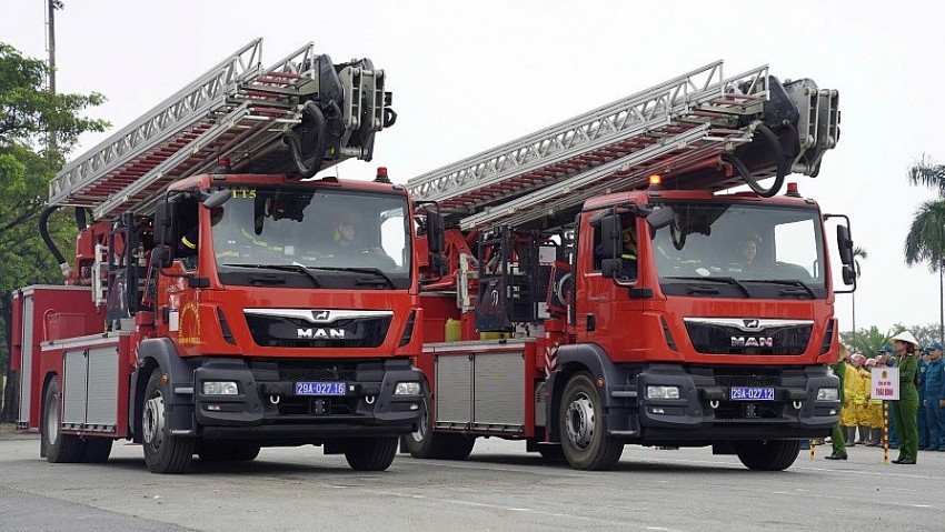 Khối phương tiện tham gia diễu hành của lực lượng Cảnh sát PCCC và CNCH