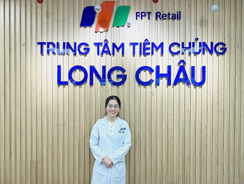 Nữ bác sĩ tại trung tâm tiêm chủng đã cấp cứu thần tốc, giúp người phụ nữ vượt qua cửa tử.