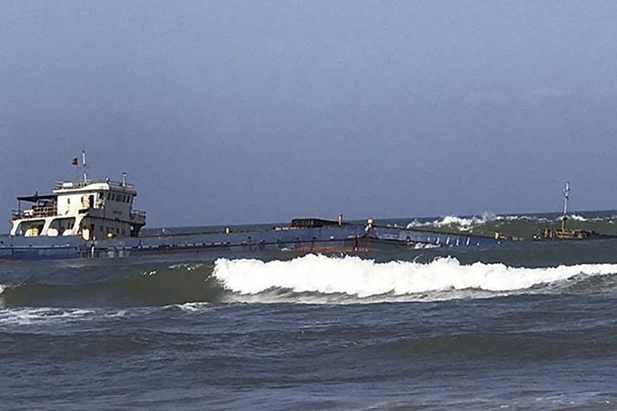 Trước khi chìm, tàu bị hỏng máy - Ảnh minh họa.