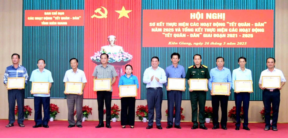 Kiên Giang đã huy động trên 725 tỷ đồng để xây dựng, sửa chữa hơn 1.400 căn nhà trong hoạt động “Tết Quân - Dân