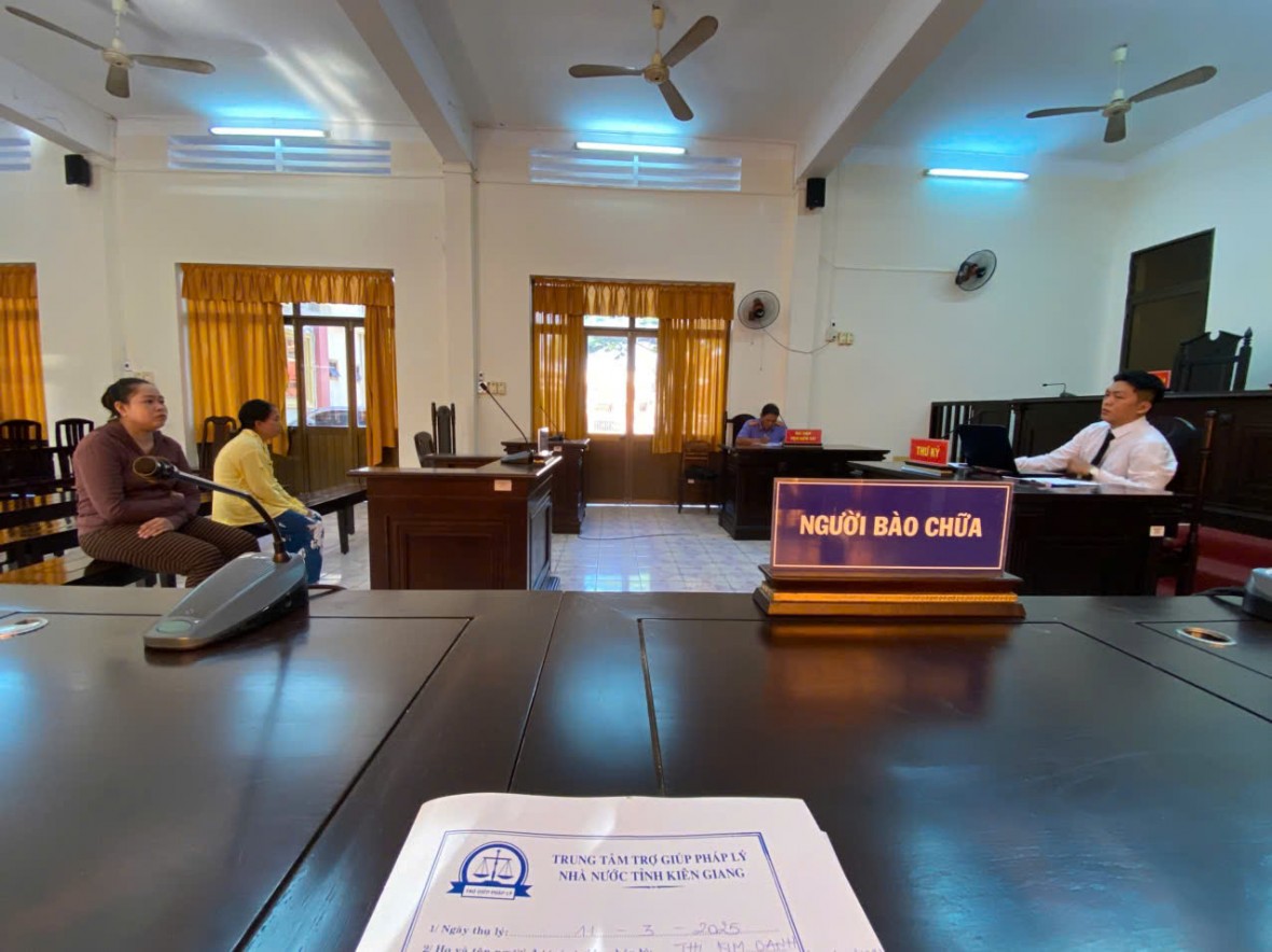 Ảnh minh họa Hai bị cáo tại phiên tòa phúc thẩm Ảnh minh họa Hai bị cáo tại phiên tòa phúc thẩm