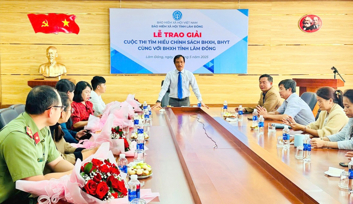 Lễ trao giải cuộc thi “Tìm hiểu chính sách Bảo hiểm xã hội, Bảo hiểm y tế” cùng với BHXH tỉnh Lâm Đồng.