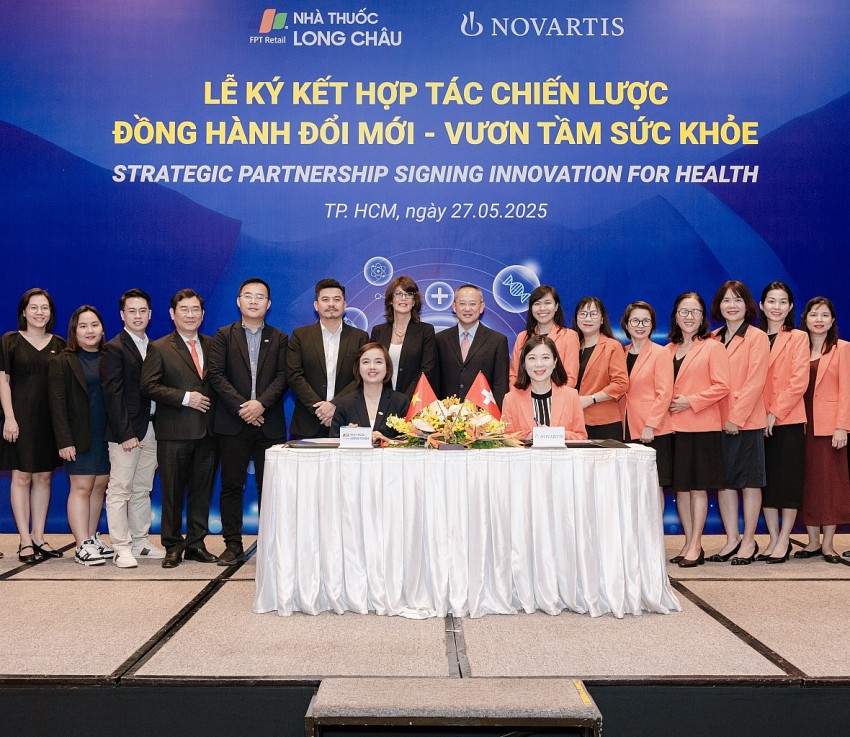 FPT Long Châu đồng hành cùng Novartis nâng tầm chăm sóc sức khỏe người Việt.
