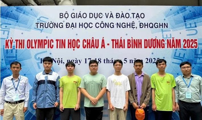 Toàn bộ 6 học sinh Việt Nam đạt huy chương tại Olympic Tin học Châu Á - Thái Bình Dương