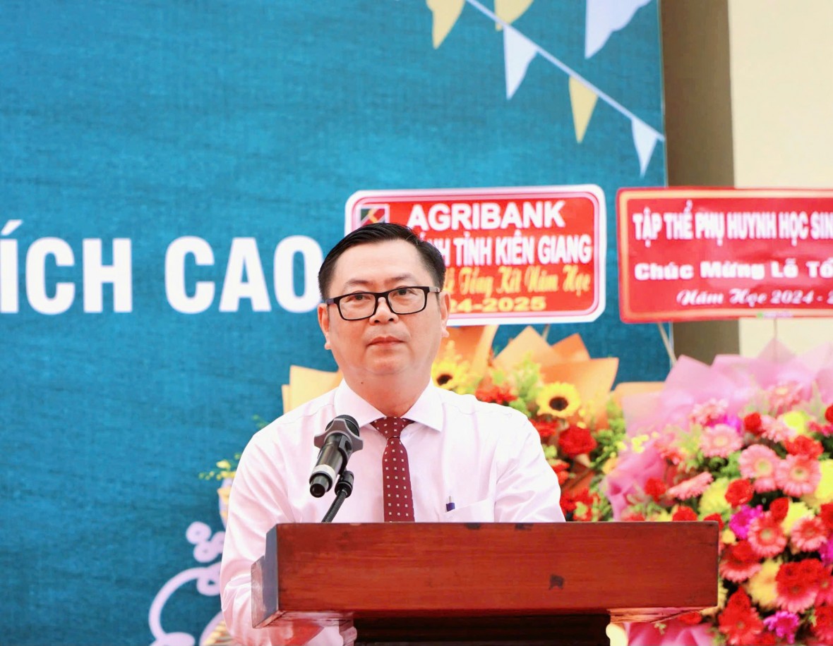 Trường THPT chuyên Huỳnh Mẫn Đạt vinh danh giáo viên, học sinh xuất sắc năm học 2024 - 2025