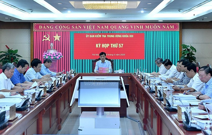 Quang cảnh phiên họp