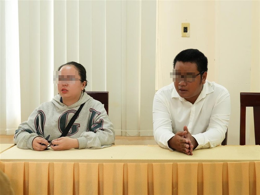 Trần Thị Huỳnh Như và Danh Lợi tại cơ quan Công an. (Ảnh: CAHG) Trần Thị Huỳnh Như và Danh Lợi tại cơ quan Công an. (Ảnh: CAHG)