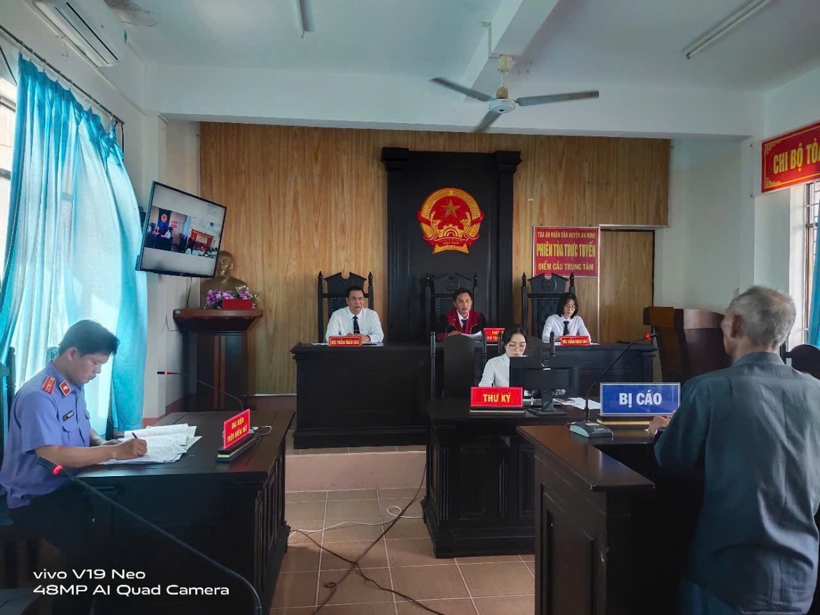 Phiên tòa hình sự sơ thẩm. Ảnh minh họa Trái cây, tiền lẻ và cái giá của tội lỗi